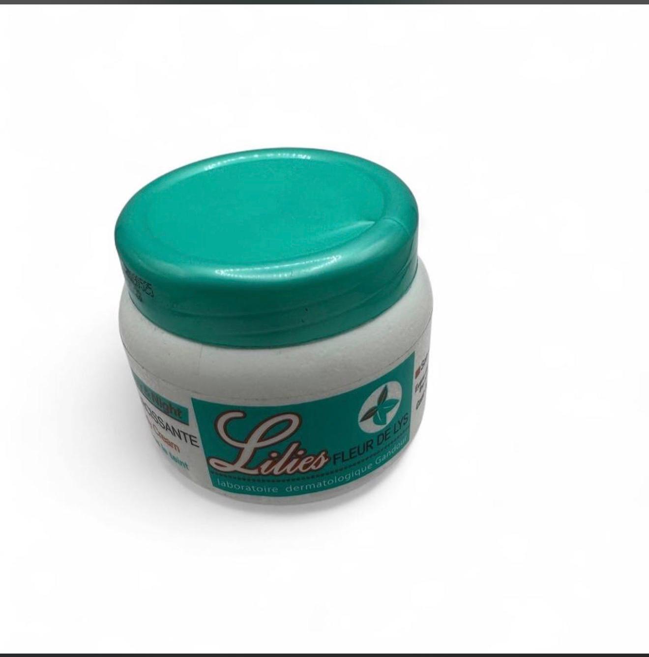 Lilies Fleur De Lys Moisturizer – Pack of 1